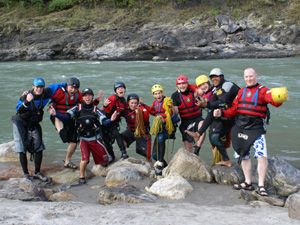 Sunshine, mountains, warm water and heaps of fun - learning to kayak in Nepal!